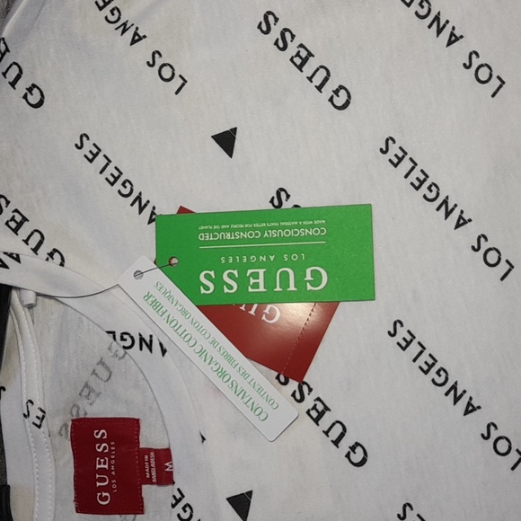 GUESS SHORT SLEEVE -TEE . CONTAIN ORGANIC COTTON FIBER . - Picture 3 of 5